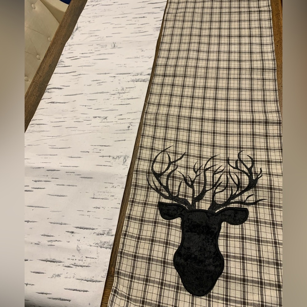 Lot of 2 table runners